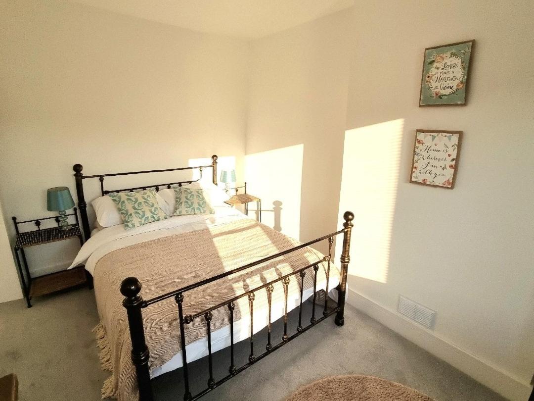 Villa Hill View à Abertillery Extérieur photo